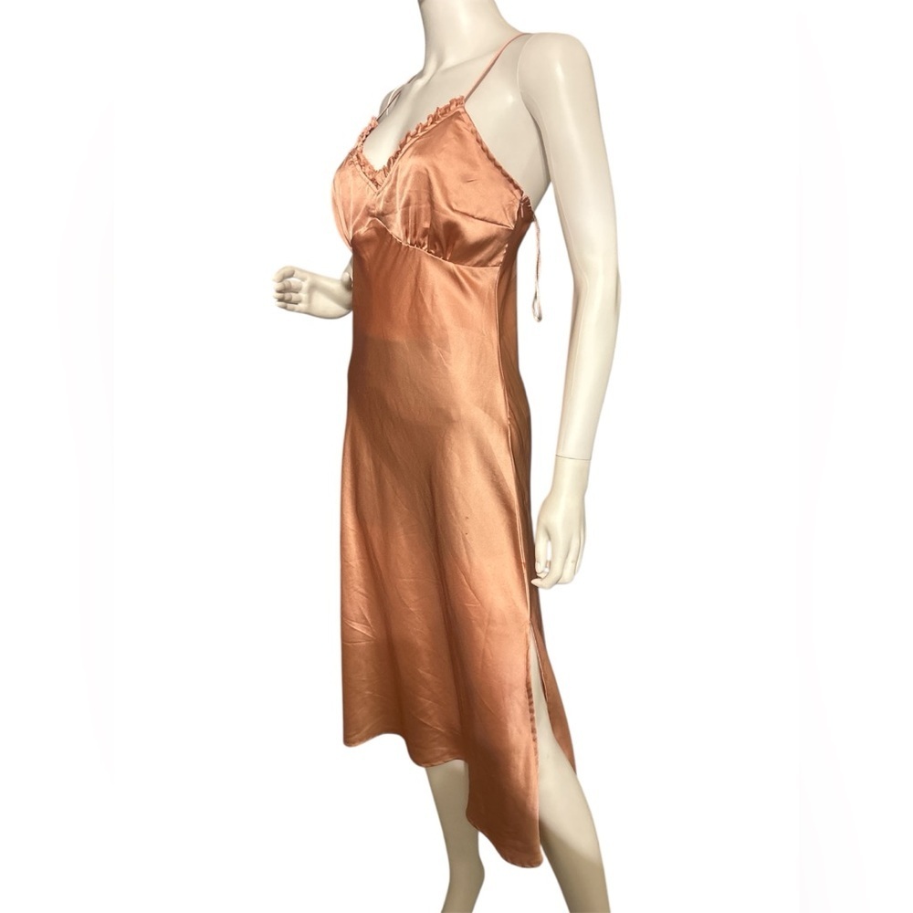 Japna Satin Slip Dress adjustable straps side Slit side zipper
is 100% polyester